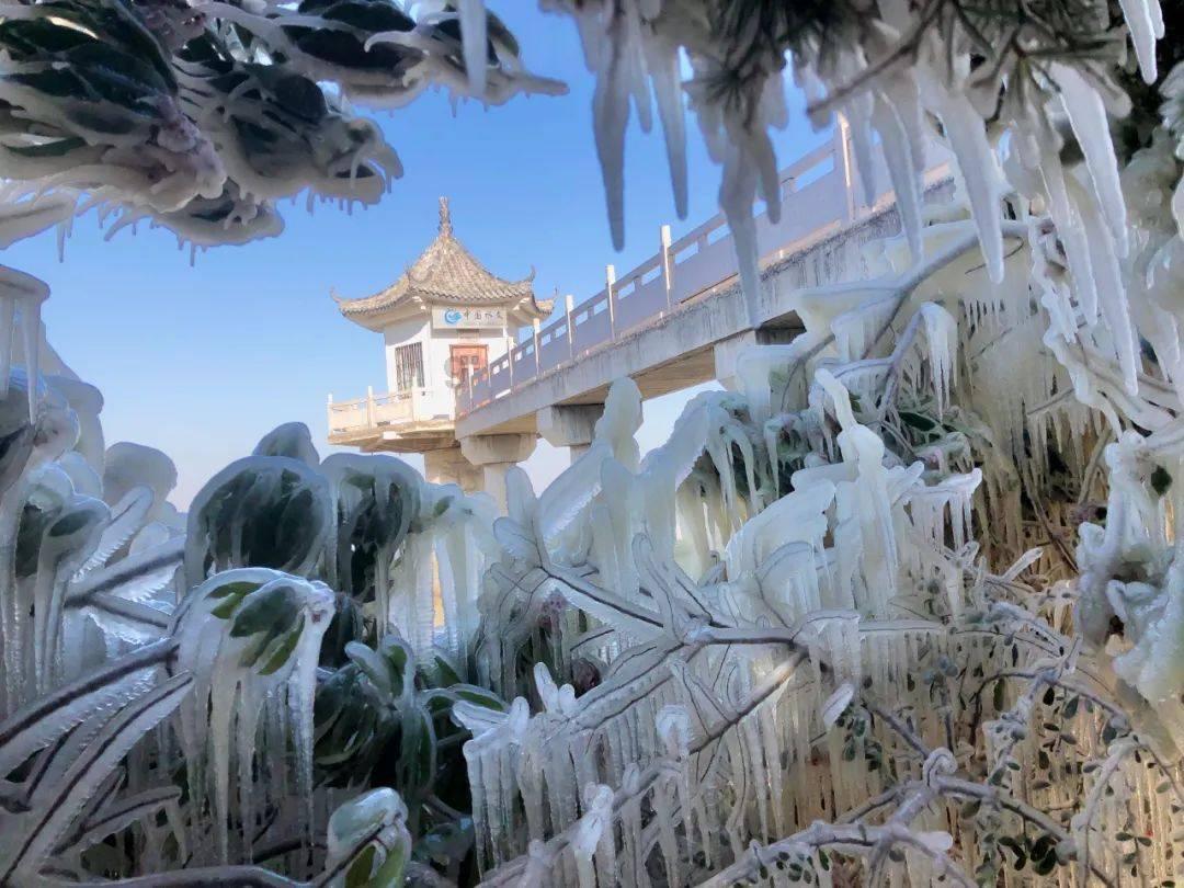 逃离破旧弃城